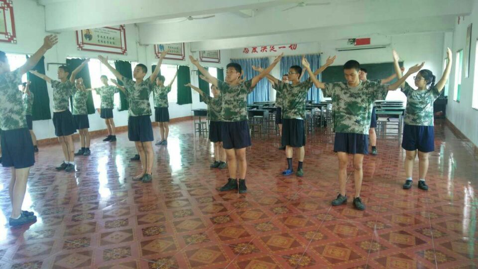 “感恩的心”手語操